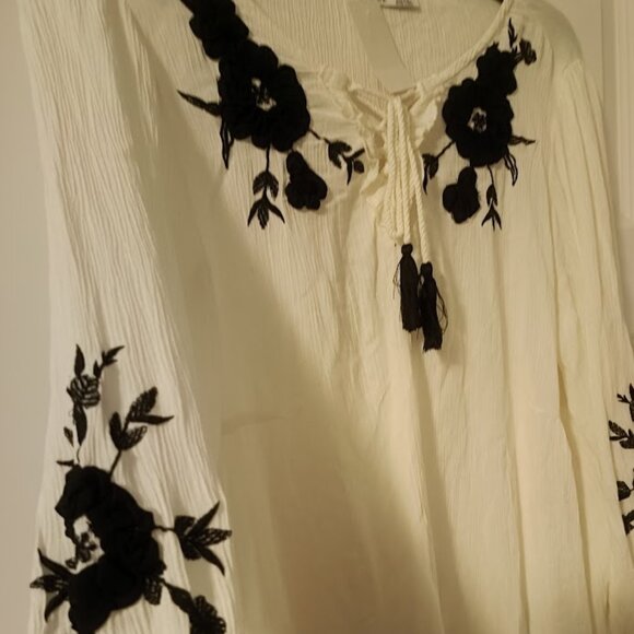 M💖Boho Peasant Embroidery Black & White Blouse Top - Picture 6 of 13